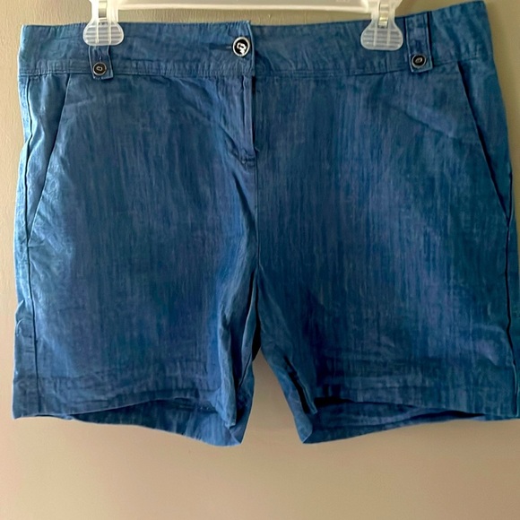 saac Mizrahi Tailored Shorts Womens Sz 10 Blue Heathered Stretch 5" Inseam - Picture 1 of 3